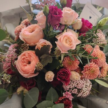 Blumenstrauss – Warme Eleganz