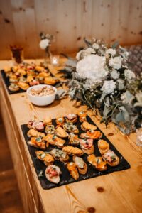 Blumenschmuck für Aperotisch