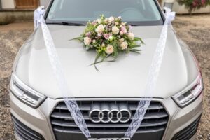 Blumenschmuck für Motorhaube Autoschmuck