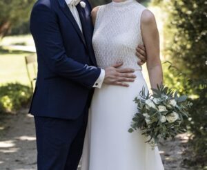 Brautstrauss modern weiss-grün Eukalyptus und Rosen