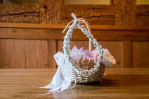 Haarkranz Blumenmädchen und Streurosenkorb