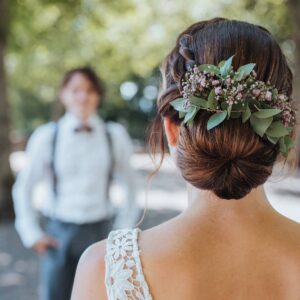 Haarschmuck dezent mit Eukalyptus und rosa Schleierkraut