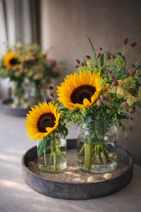 Sonnenblumendekoration Lindenapotheke