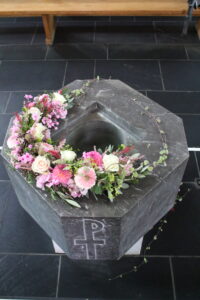 Taufsteinschmuck Kirche Eiken
