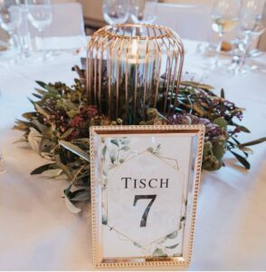 Tischdekoration grün ohne Blumen